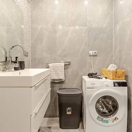 Comfort In Nivy New Downtown At Bus Station Apartment *