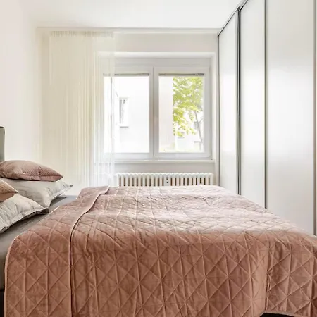 Comfort In Nivy New Downtown At Bus Station Apartment *